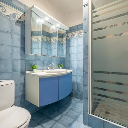 Cosy Studio, Residence En Front De Mer Au Port Garavan De Menton Apartman Menton